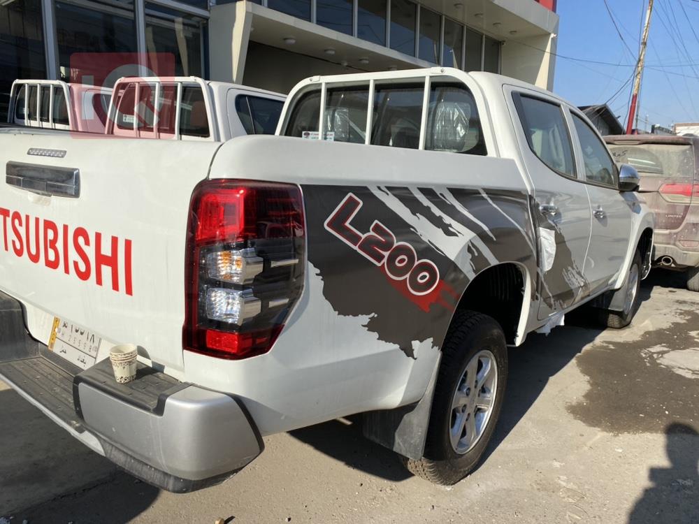 میتسوبیشی L200